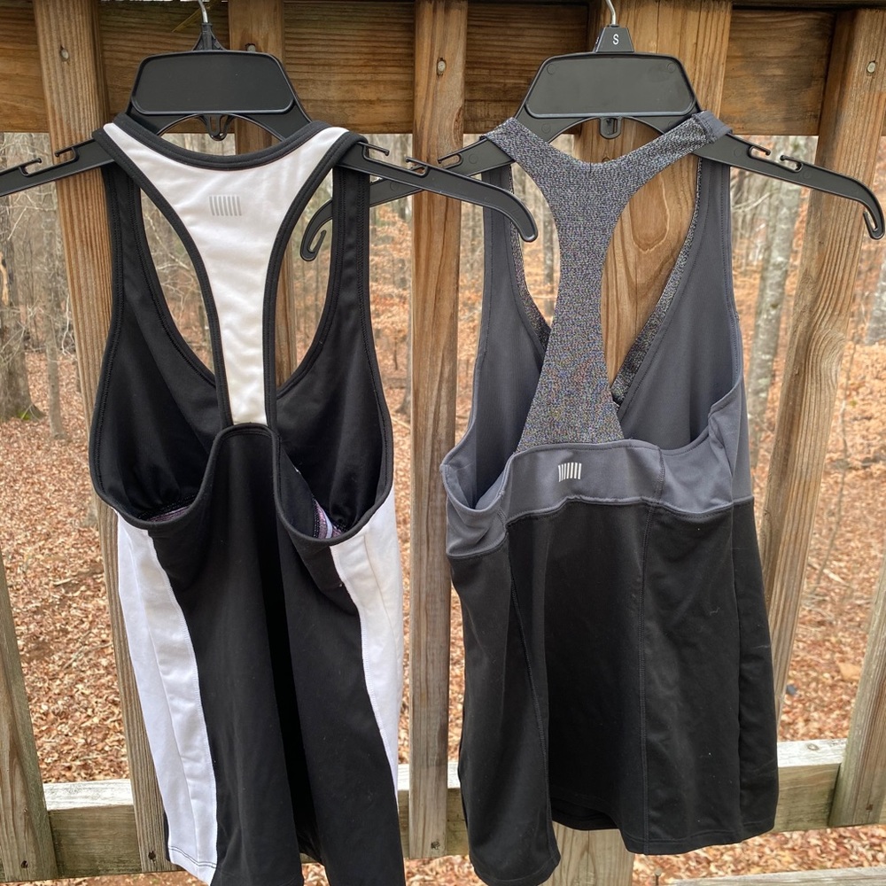 2 Victoria Secrets Sport Tanks tops sz XS - Picture 2 of 2
